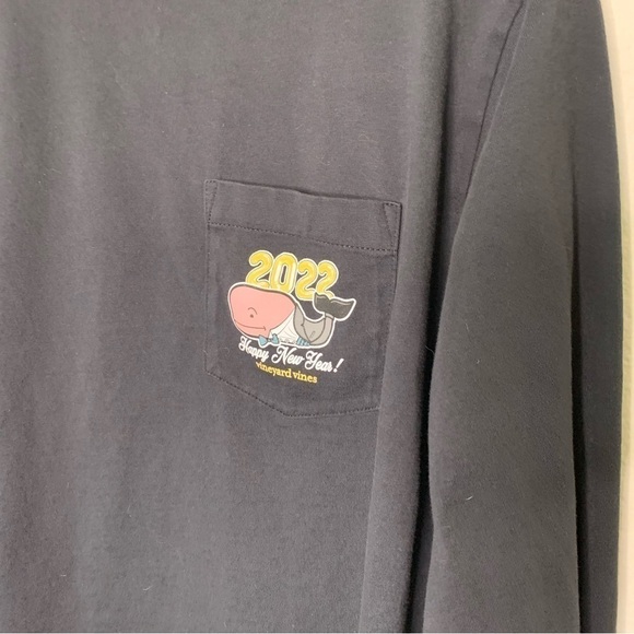 Men's Vineyard Vines 2022 New Years Black Long Sleeve Tee Shirt Size Medium - Picture 2 of 5